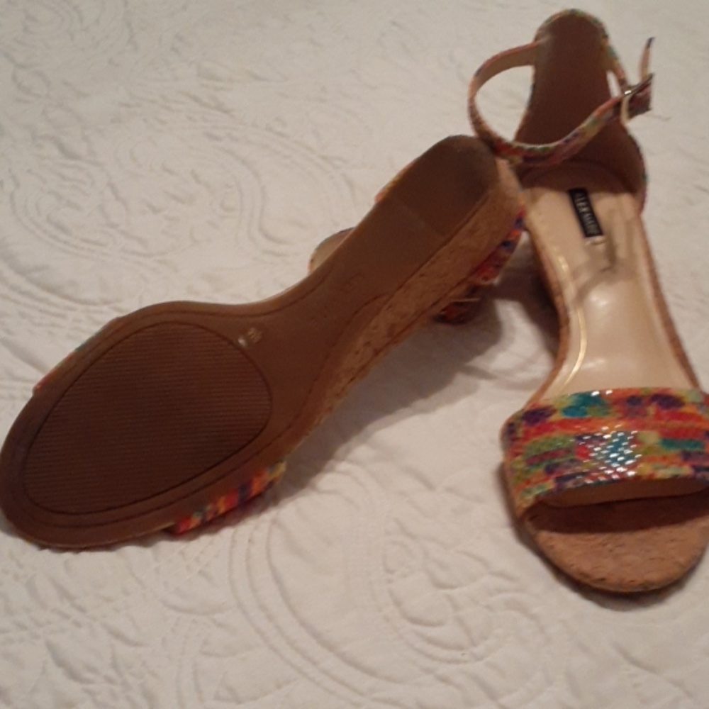 Shoes - Picture 2 of 3